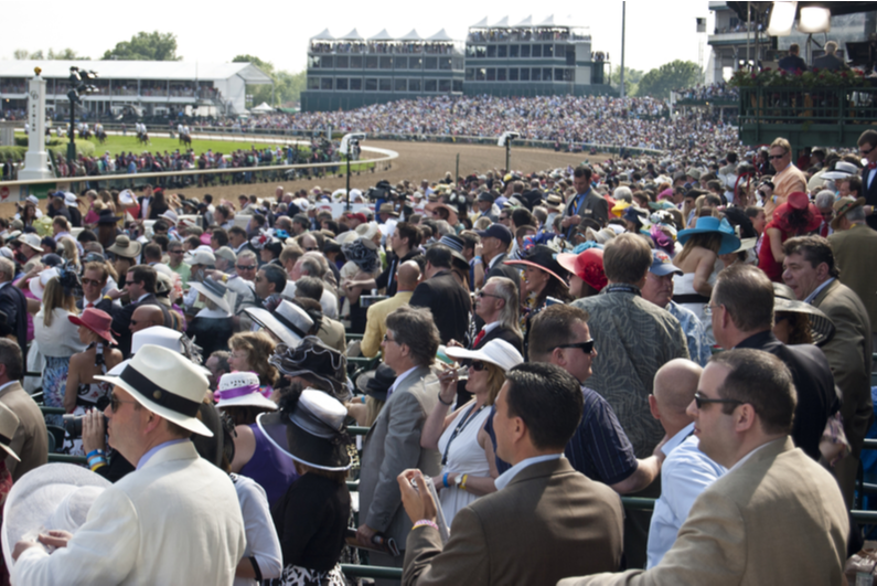 Kentucky derby crowd